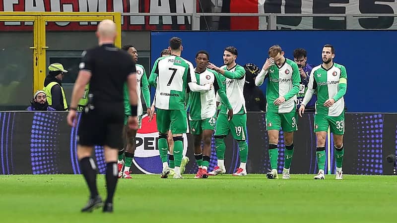 ميلان يودع دوري أبطال أوروبا بتعادل مع فينورد