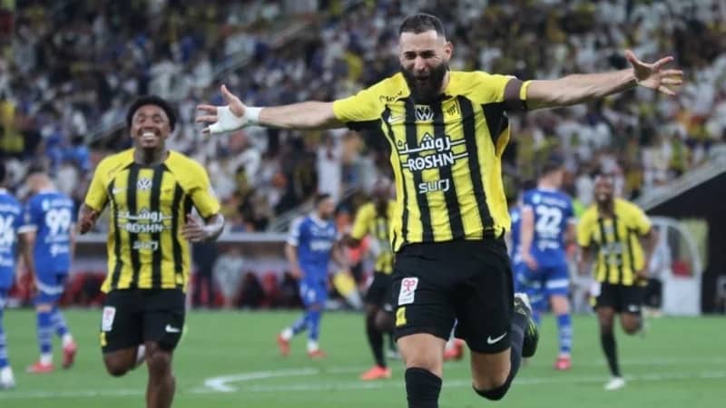 بنزيما: أداء استثنائي للاتحاد وكنا رائعين أمام الهلال .. فيديو