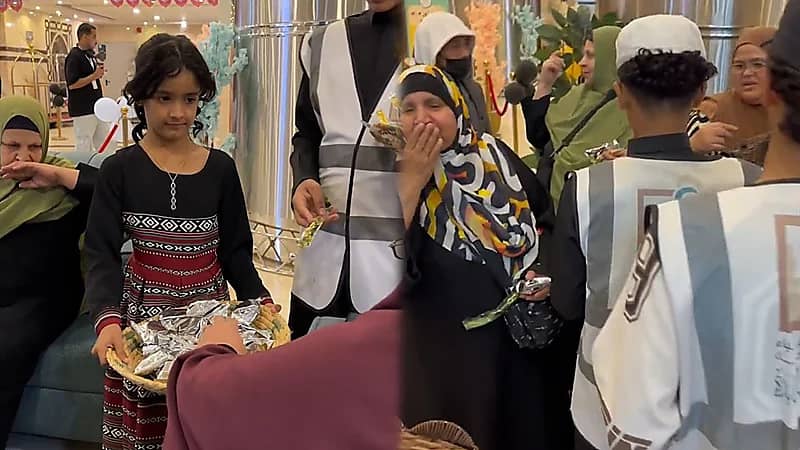 عائلة شغوفة بالعمل التطوعي تروي جهودها في استقبال وخدمة المعتمرين ..فيديو
