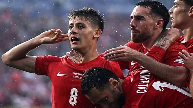 تأهل تركيا واليونان وصربيا لدوري أمم أوروبا