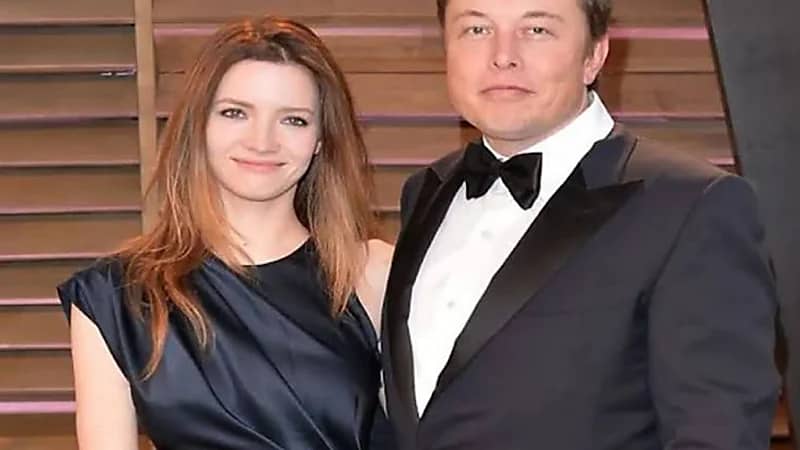 ابنة إيلون ماسك تعلق على خطط والدها لاستعمار المريخ