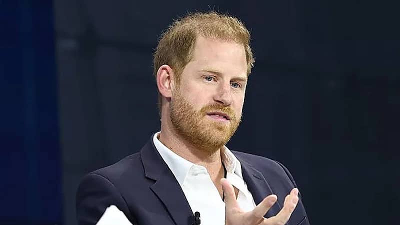 الأمير هاري يستقيل من جمعية خيرية بعد اتهامات بالتنمر