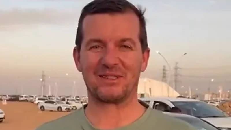 سائح فرنسي يشيد بمزاد الإبل بالجوف‬⁩ .. فيديو