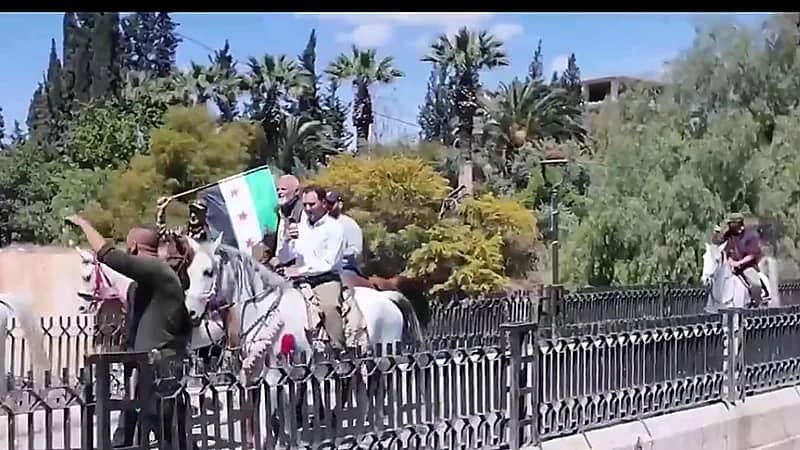 مسيرة الحجاج الإسبان بالخيول إلي مكة .. فيديو