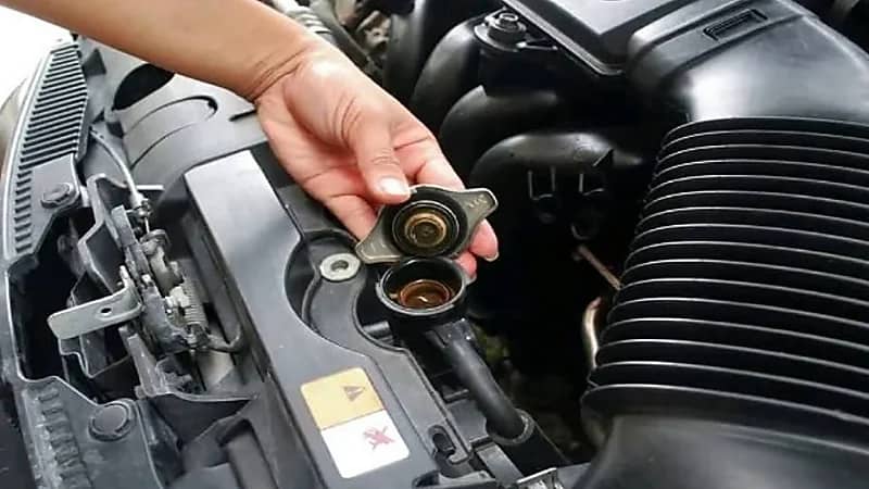 أسباب نقص مياه ردياتير السيارة في الصيف وكيفية التزويد بأمان