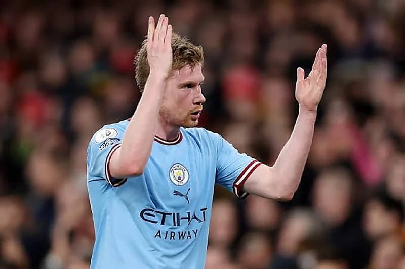 دي بروين يرفض عروض أندية روشن ويقترب من الانضمام إلى نابولي