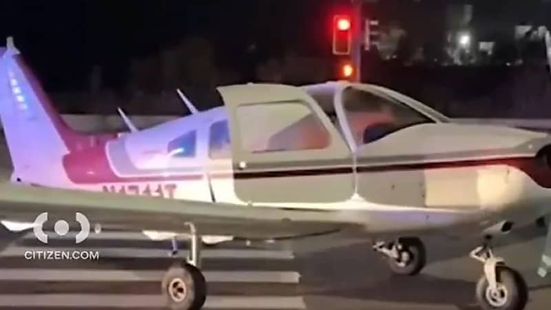 عطل بالطائرة يكشف خطة تهريب يقودها ضابط في البحرية الأمريكية