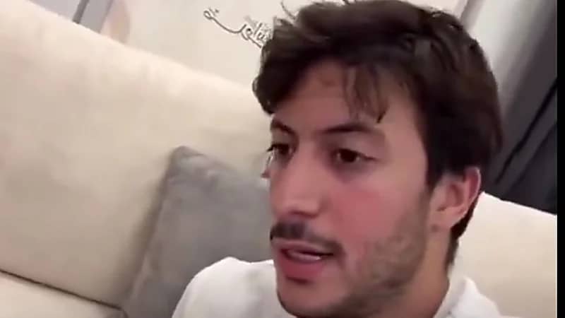 الفنان عمر المرزوق يعلن توبته وحذف جميع أغانيه ..فيديو