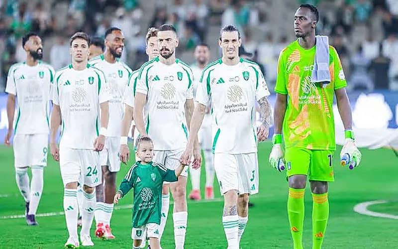 فنربخشة يضع مدافع الأهلي روجر إيبانيز على راداره الصيفي