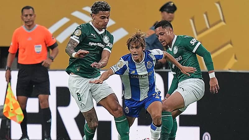 التعادل السلبي يحسم لقاء بالميراس ضد بورتو 