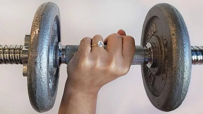 ارتداء خاتم الزواج أثناء التمارين الرياضية يعرضك لمخاطر صحية كبيرة