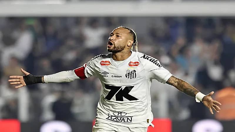 نيمار يبرر غضبه من جماهير سانتوس: لا أقبل الإهانات