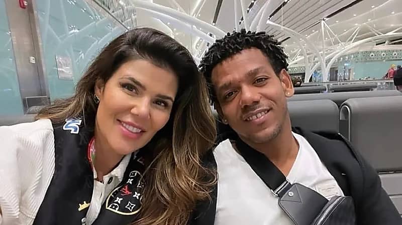 كلمات مؤثرة من زوجة رومارينهو عن الاتحاد: "أيام لا تعوض"