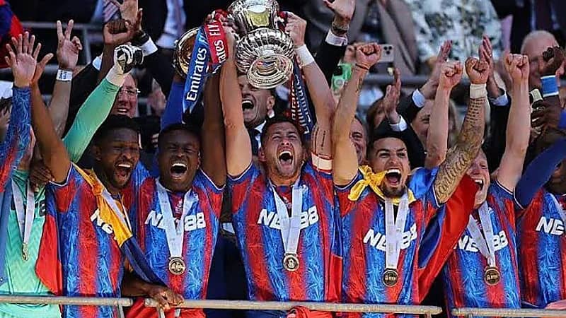 كريستال بالاس يلجأ للمحكمة الدولية للطعن على قرار استبعاده من الدوري الأوروبي