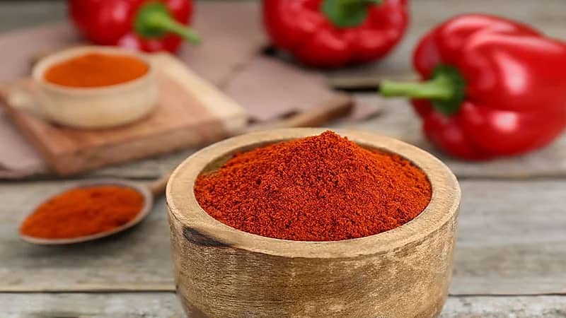 امرأة تحاول قتل حماتها بإجبار أطفالها على سحق الفلفل