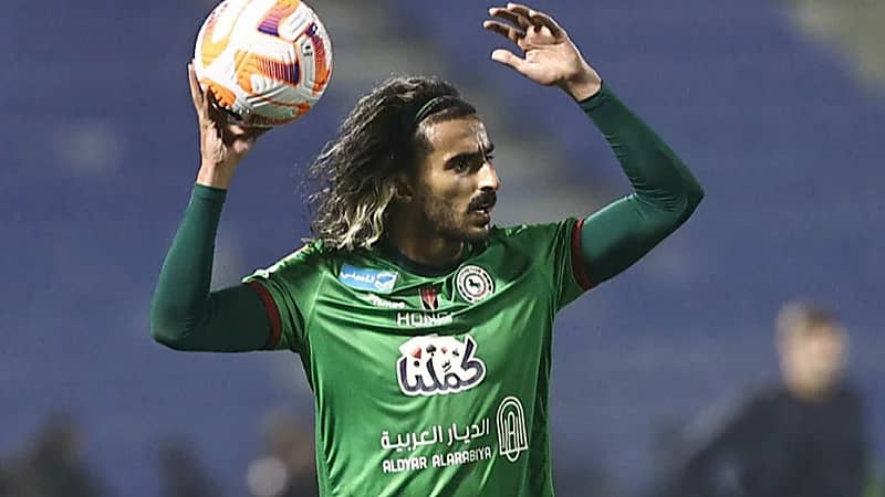 مدافع الاتفاق على أبواب النصر