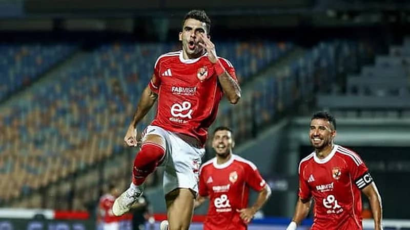الأهلي المصري يكتسح فاركو برباعية