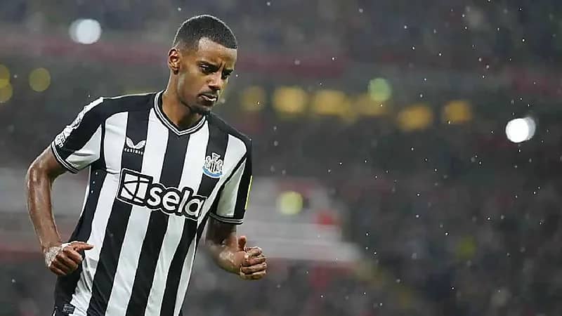 إيزاك يصدم رئيس نيوكاسل في محاولة إقناعه بالبقاء