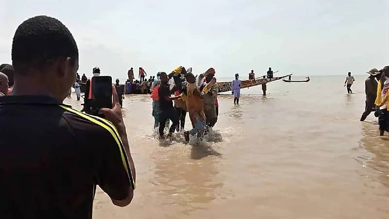 غرق 15 شخصًا أثناء فرارهم من العصابات في نيجيريا