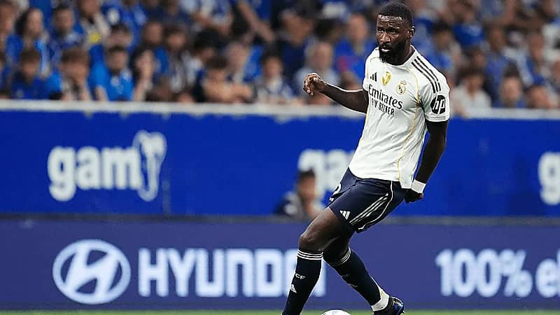 الإصابة تبعد مدافع ريال مدريد عن الملاعب