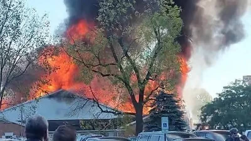 إطلاق نار وحريق بكنيسة أمريكية يخلف إصابات ومقتل المنفذ.. فيديو