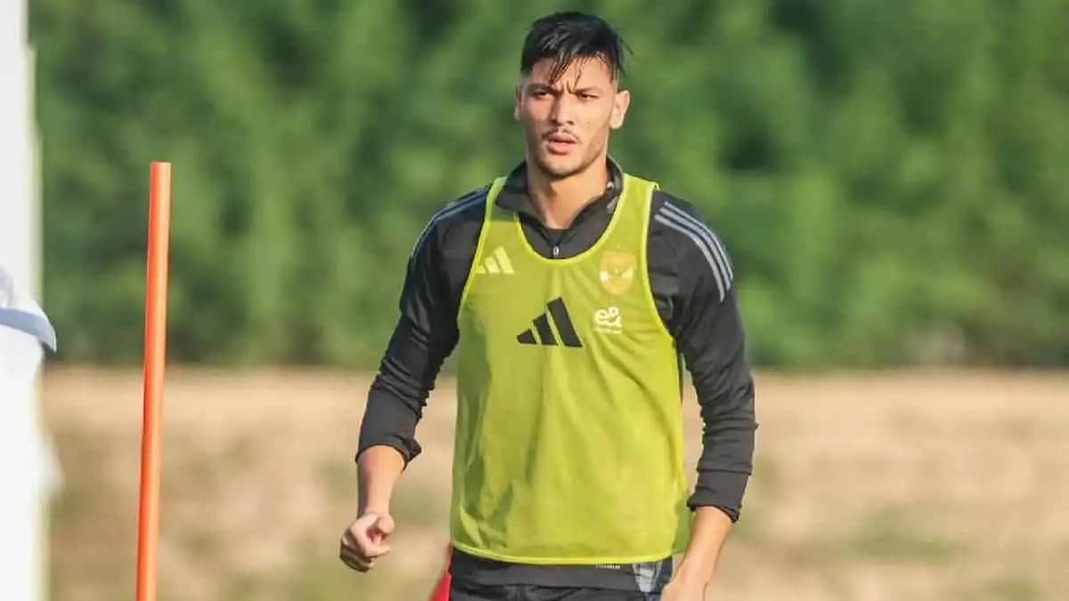 الأهلي المصري يستعد لفسخ عقد أشرف داري بالتراضي