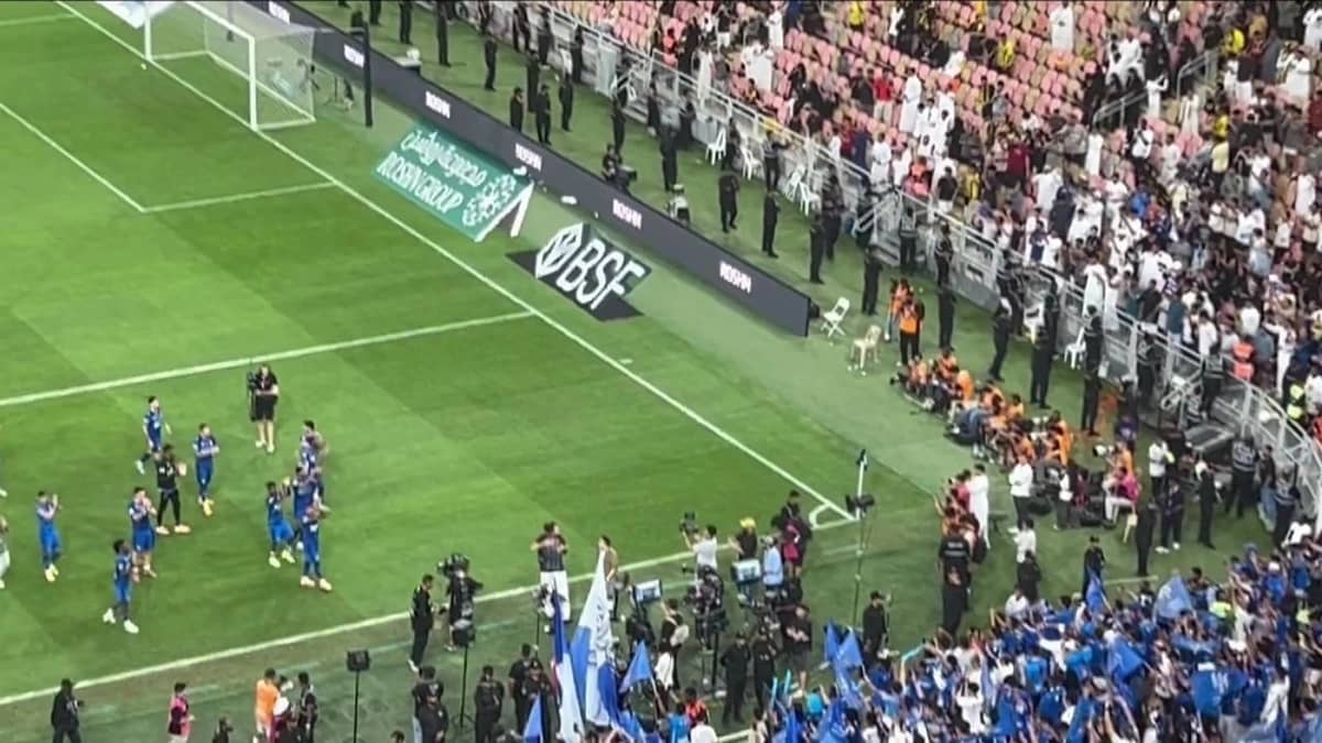 لاعبوا الهلال يحتفلون بالفوز وإنزاغي يُحيي فيرديناند .. فيديو