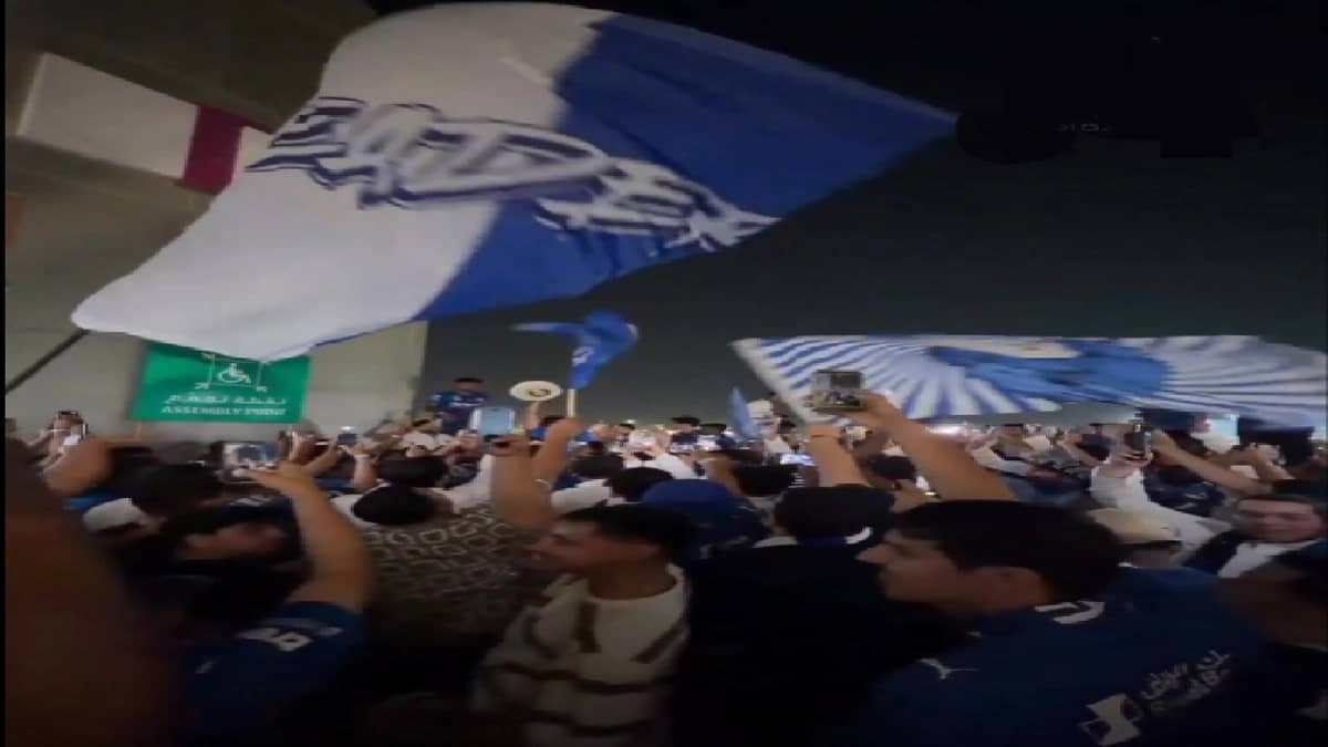 جماهير الهلال بعد الكلاسيكو: والاتي يبغى الفوز والله بعيد عنه.. فيديو