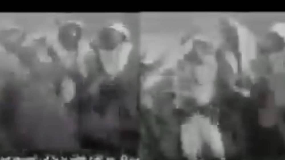 مقطع نادر يوثق  الدحة لقبيلة عنزة قبل  ١٠٠ سنة