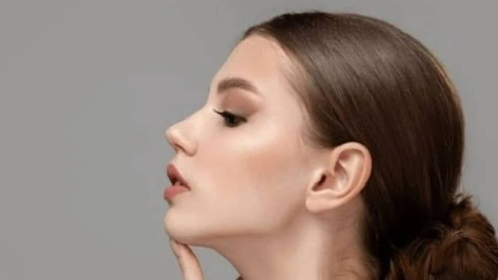 خبراء التجميل يوضحون الفرق بين تقنيتي الماكس فاكس والفوكس آيز