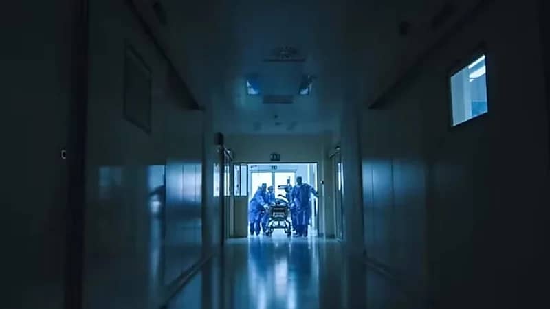 عصابة مسلحة تقتحم مستشفى لمحاولة تصفية أحد الجرحى