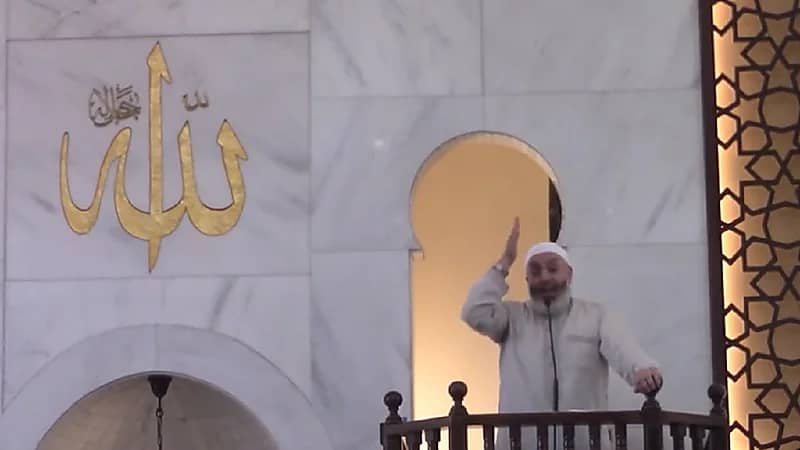 من سيربح الكبتاجون.. شيخ قراء طرابلس يهاجم قرادحي وحزب الله