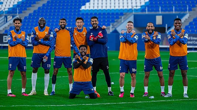 قائمة الهلال المغادرة إلى قطر