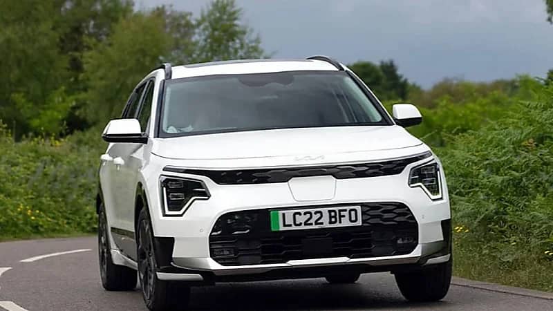 بالصور.. مواصفات الجيل الثاني من سيارة كيا نيرو الكهربائية