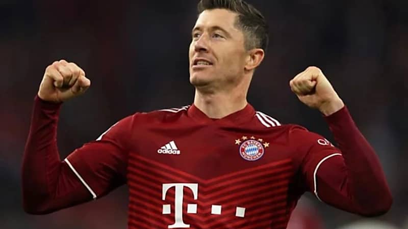 بايرن ميونخ يشترط الحصول على 40 مليون يورو مقابل بيع ليفاندوفسكي