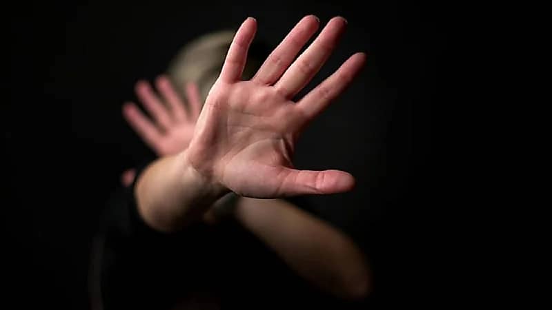 ذئب بشري يحاول هتك عرض عمته تحت تهديد السلاح