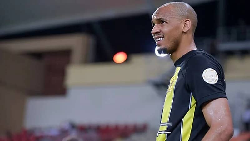 عائلة فابينهو تهتف للاتحاد داخل غرف ملعب الإنماء.. فيديو