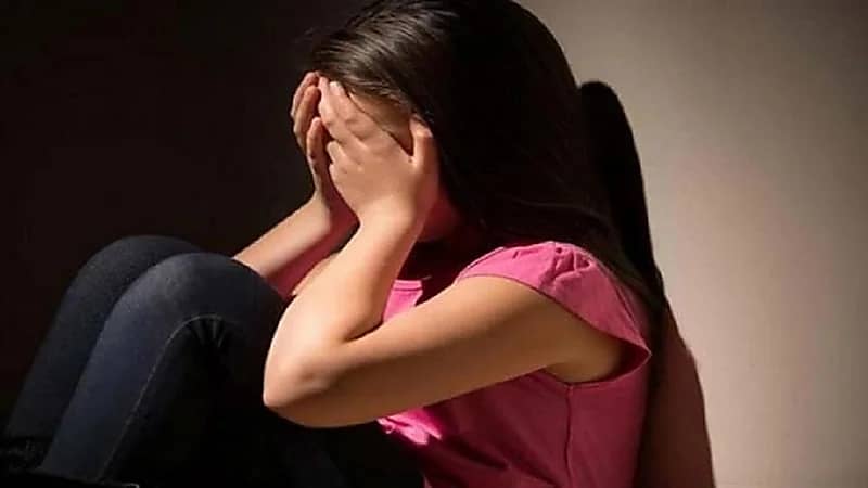 عائلة تغتصب طفلة وتستأصل أعضائها التناسلية