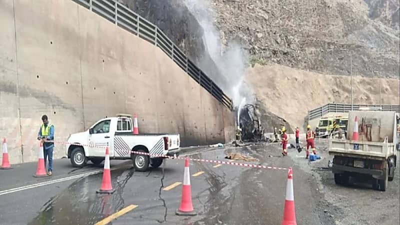 الكشف عن سبب حادث حافلة ⁧‫عقبة شعار‬⁩ في عسير (فيديو)