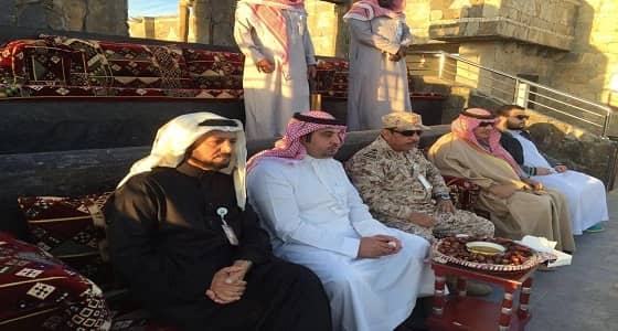 " قائد حراسة معسكر الجنادرية " يزور قرية الباحة التراثية ويشيد بالتنظيم وإدارة الفعاليات