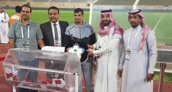 فوز متسابقين من الجمهور بسيارتين في مباراة القادسية والفيصلي