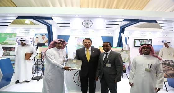 بالصور.. سفيرا المكسيك وإثيوبيا يزوران جناح أمانة المدينة بالجنادرية