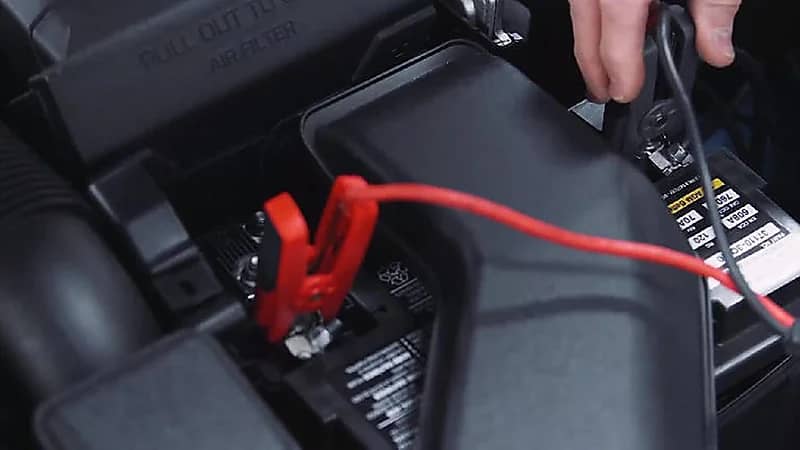 خطوات بسيطة لإعادة شحن بطارية السيارة