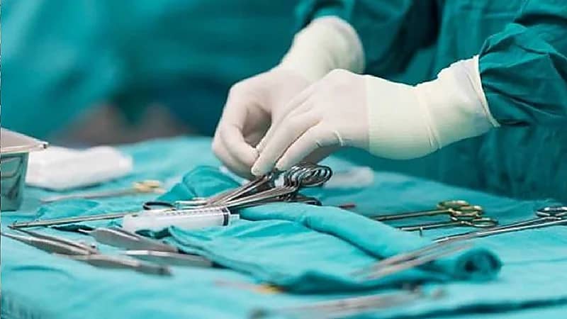 بالفيديو.. طبيب يروي قصة إعادة أمعاء مريض يعاني من حالة نادرة