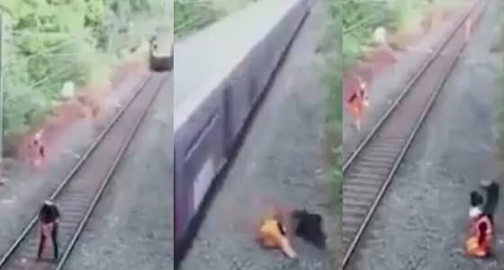 بالفيديو.. مشهد عجيب لعامل ينجو من موت محقق