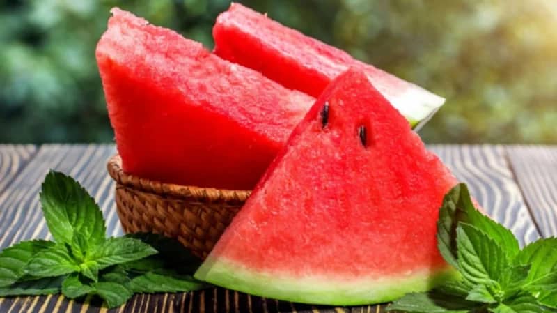 فاكهة يمكنك تناولها في الأيام شديدة الحر
