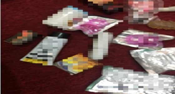 الإطاحة بـ " سيدة " تروج لـ " مستحضرات جنسية " في مكة