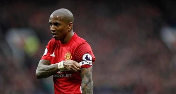 آشلي يانغ: مواجهة إشبيلية صعبة