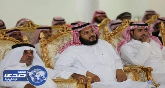 بالصور.. الخصي يروي للجمهور في الجوف كيف يولد الإبداع من رحم المعاناة