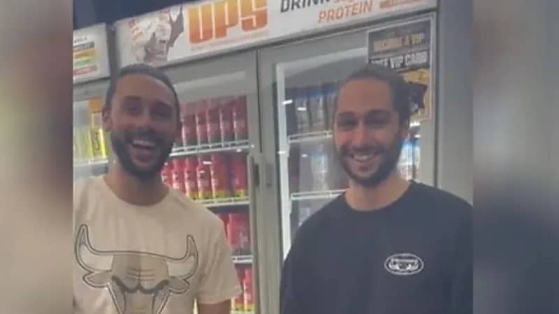 امرأة تلتقي بشبيه زوجها صدفة